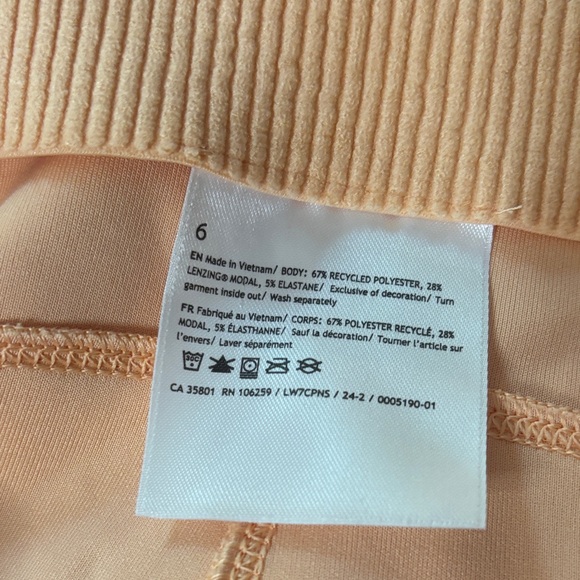 Lululemon Peach Women's High Rise Ribbed Shorts Size 6 - Picture 9 of 9